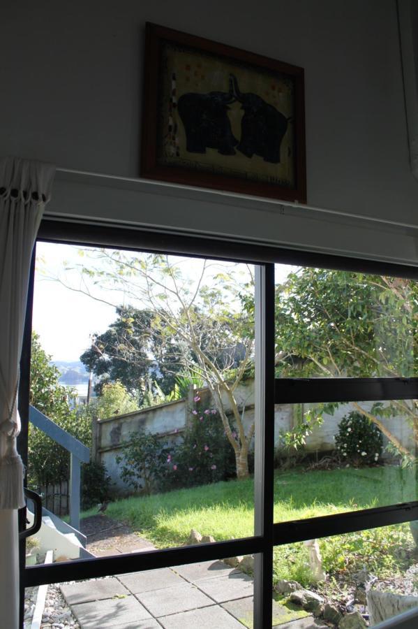 Bed and Breakfast Brockies B N B Rawene Экстерьер фото