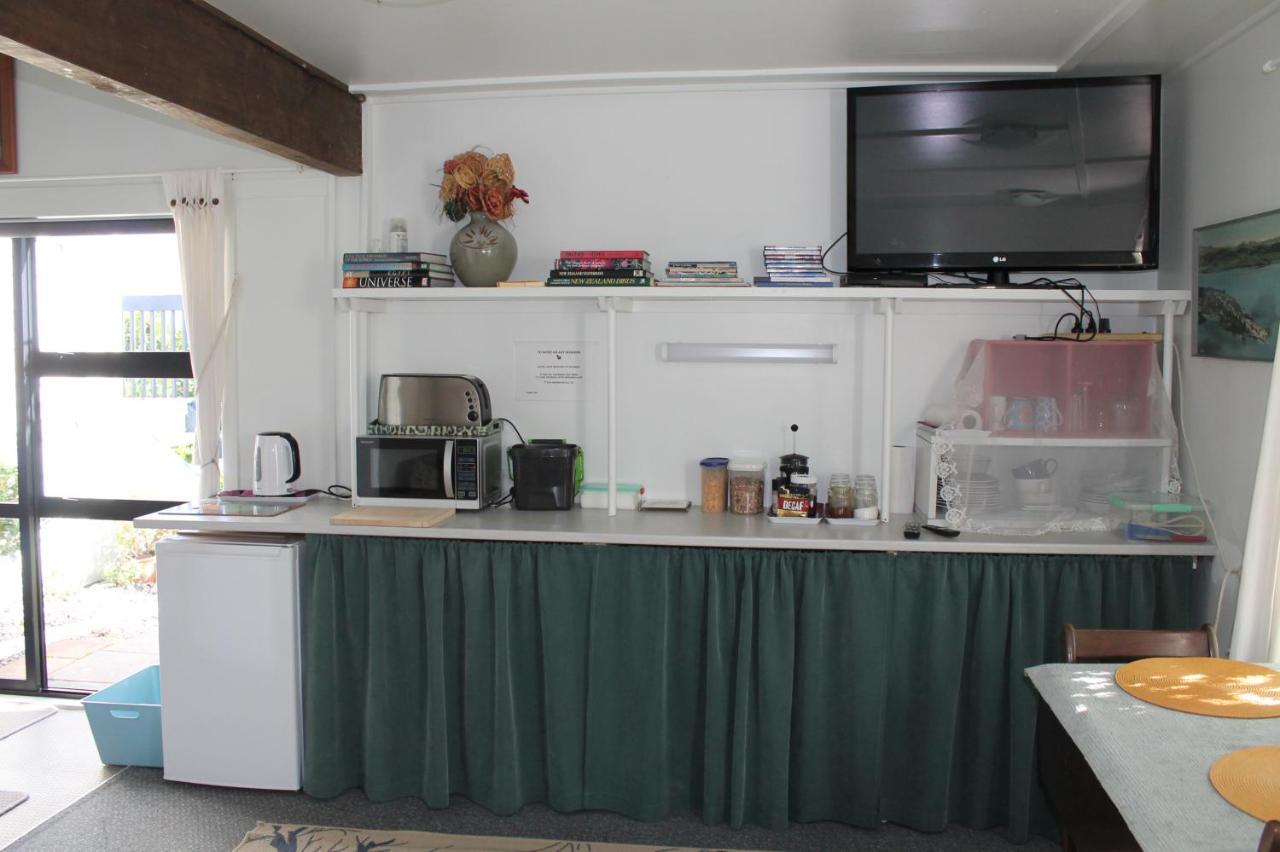 Bed and Breakfast Brockies B N B Rawene Экстерьер фото