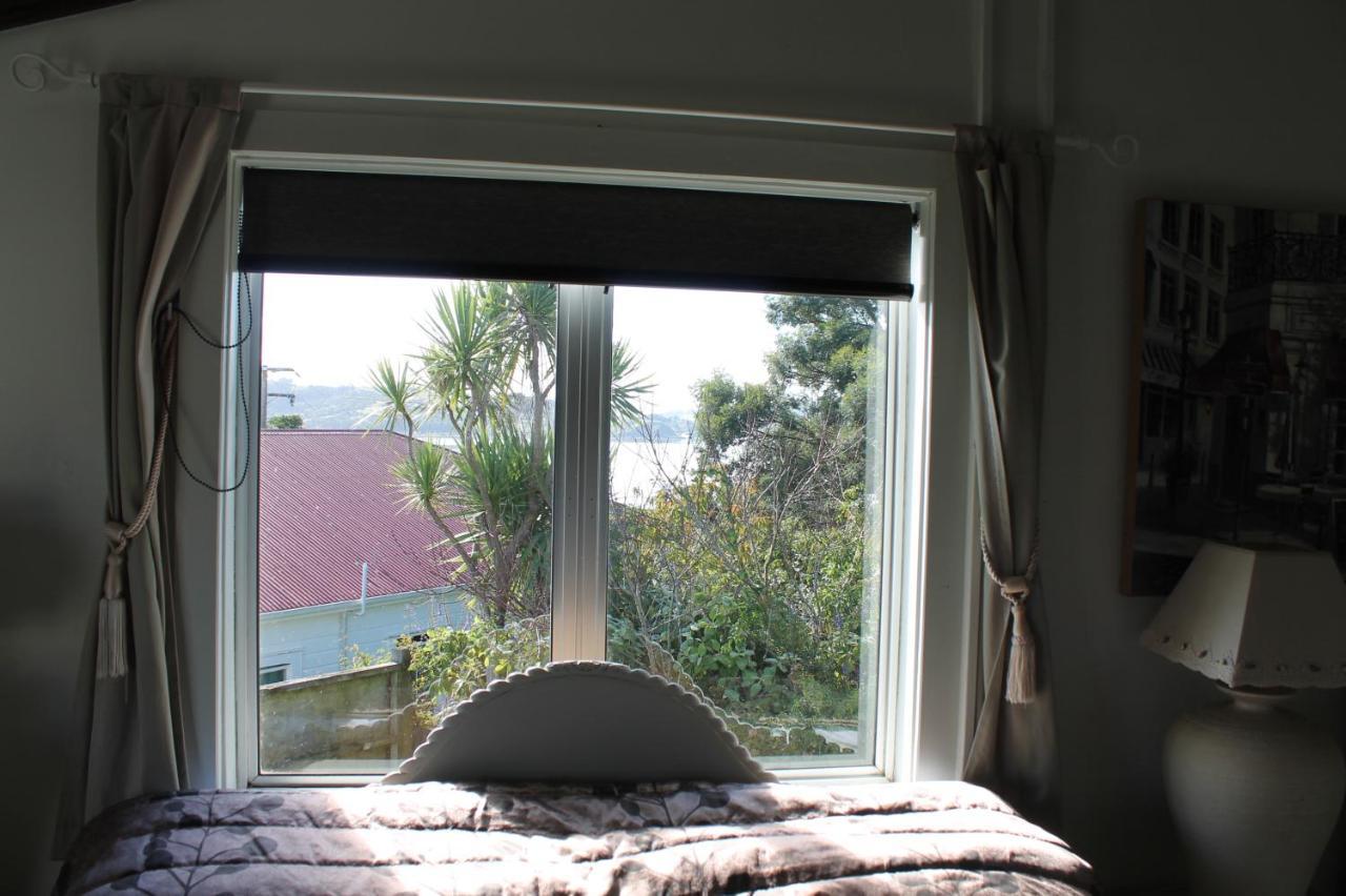 Bed and Breakfast Brockies B N B Rawene Экстерьер фото
