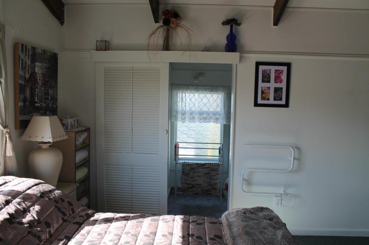 Bed and Breakfast Brockies B N B Rawene Экстерьер фото